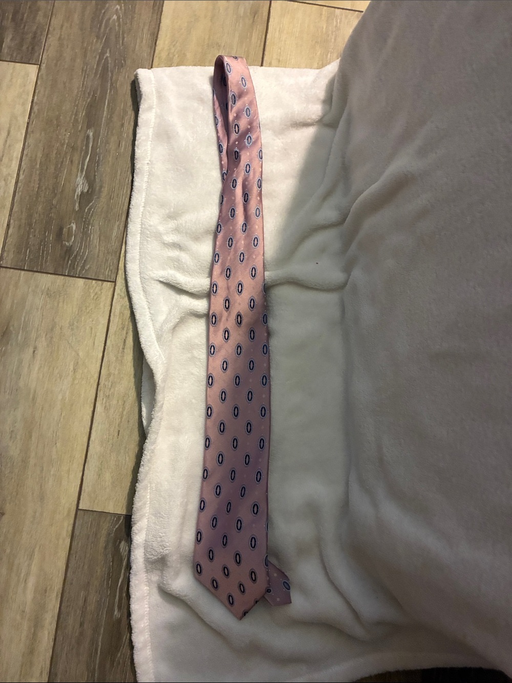 Men's Pink Micro-Oval Pattern Tie - Refined Business Look